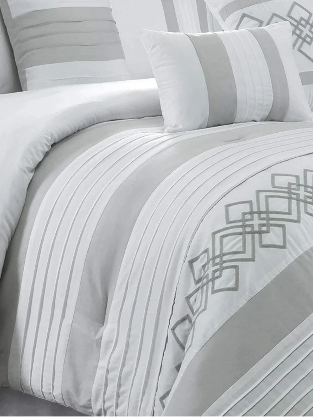 Elegant Gray & White Geometric Queen 3 piece Comforter Set